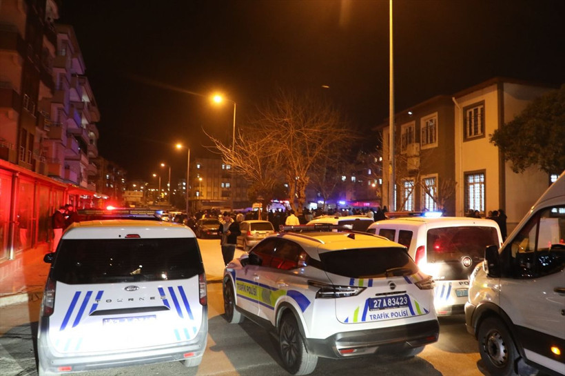 Gaziantep'te taziye evi kan gölüne döndü! Silahlı saldırıda 2 kişi öldü, 4 kişi yaralandı - Resim: 5