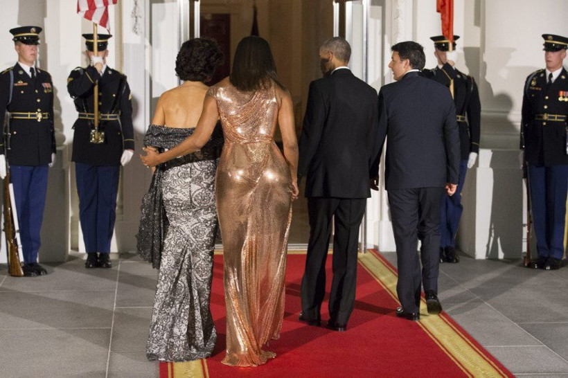 Michelle Obama'nın giydiği elbise arkadan fena! - Resim: 2
