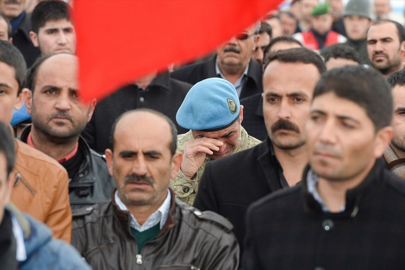 Diyarbakır şehitleri gözyaşları içinde uğurlandı - Resim: 4