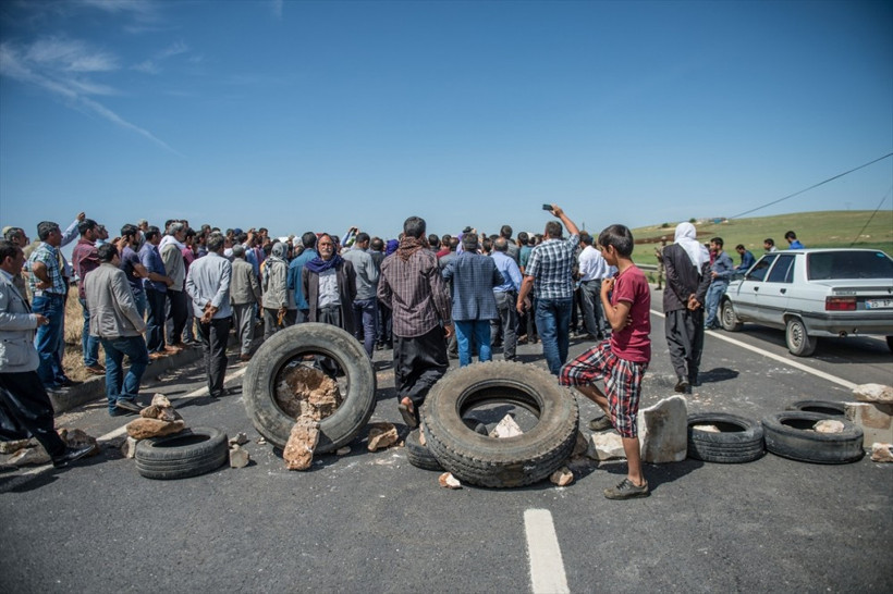  Şanlıurfa'da olaylar çıktı! Ortalık savaş alanın döndü - Resim: 2