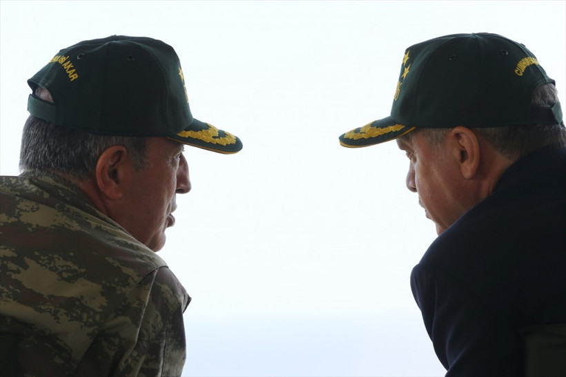 Kafa kafaya verip birlikte böyle izlediler! - Resim: 4