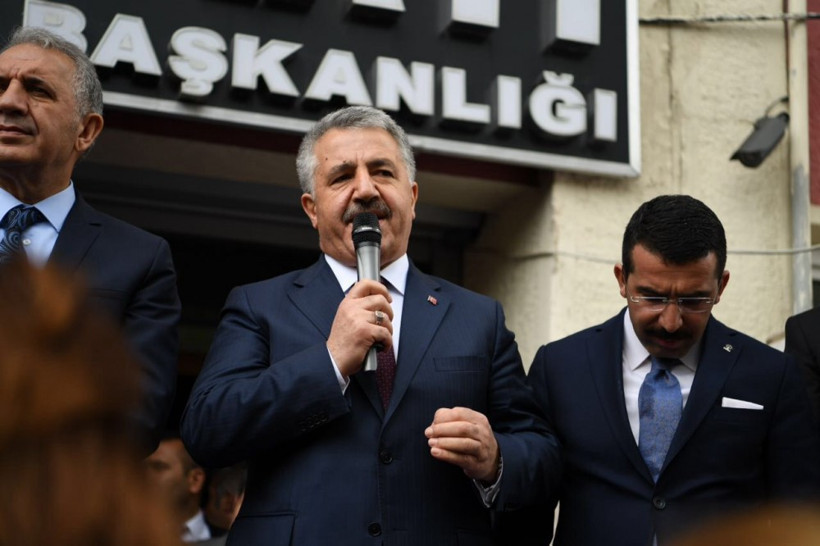 Ulaştırma Bakanı Ahmet Arslan'a Kars'ta büyük karşılama! - Resim: 1