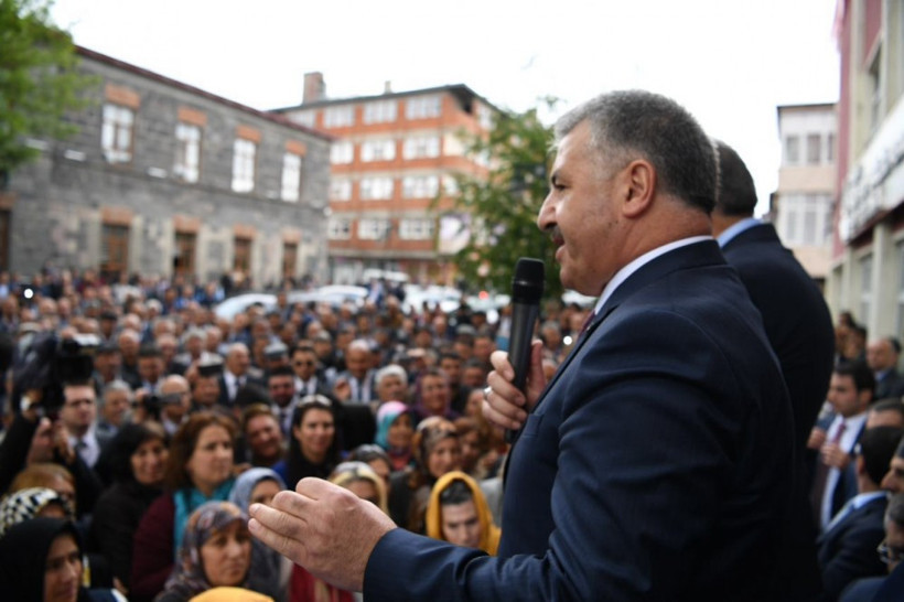 Ulaştırma Bakanı Ahmet Arslan'a Kars'ta büyük karşılama! - Resim: 2