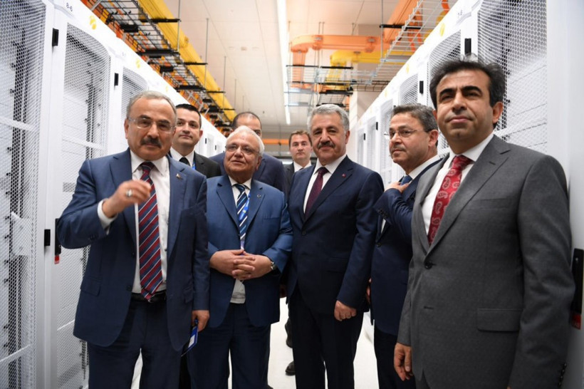 Ulaştırma Bakanı Arslan'a doğum günü sürprizi! - Resim: 2