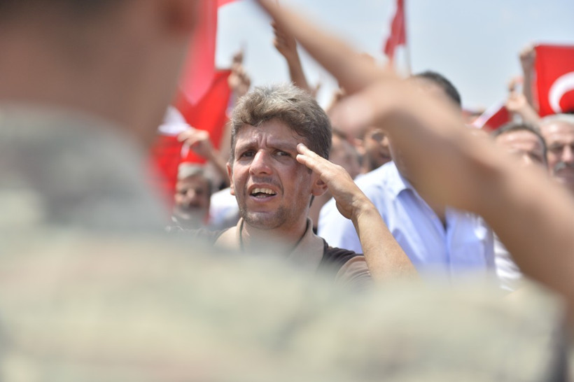 Bir ilçe ayaklandı! Haberi alan oraya koştu! - Resim: 4