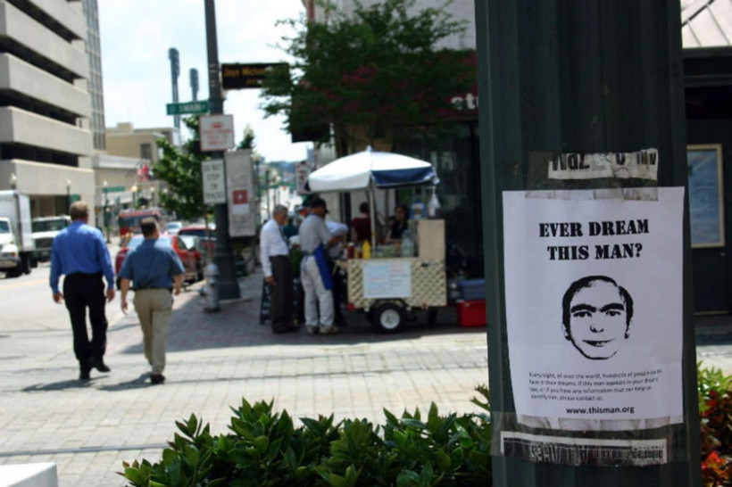 Bu adamı hiç rüyanızda gördünüz mü? Binlerce kişi gördü ama... - Resim: 1