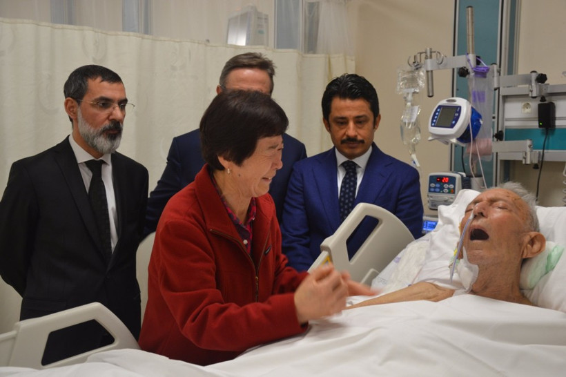 Koreli 'Ayla' manevi babasını ziyaret etti - Resim: 2