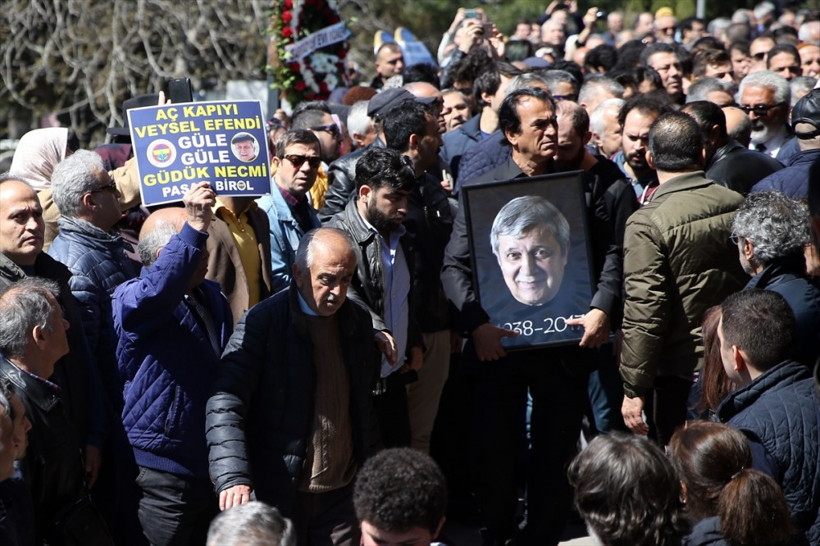 Hülya Koçyiğit Akçatepe'nin tabutunun başında... - Resim: 4