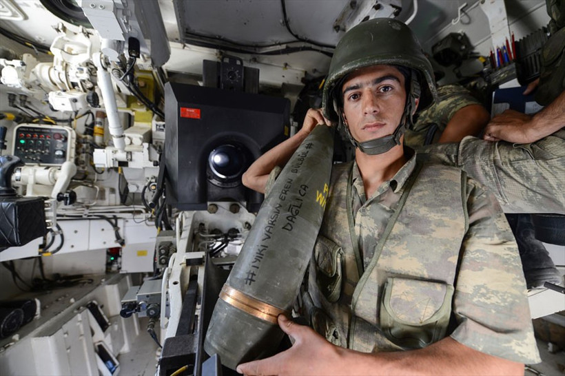 PKK'lıların üzerine yağdırdılar Mehmetçik'ten anlamlı mesaj - Resim: 1