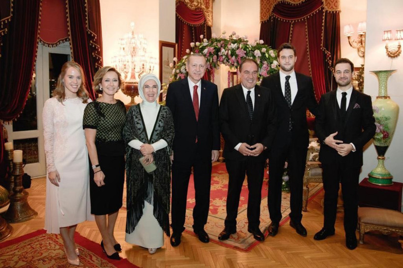 Medyada dev nişan! Yelda Demirören ve Haluk Kalyoncu nişanlandı - Resim: 4