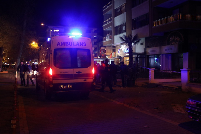 Balkonundan çarşafla inerken düşen kadın öldü - Resim: 2