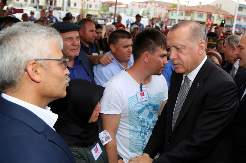 Şehit Nurcan Karakaya ve 11 aylık bebeği toprağa verildi - Resim: 2