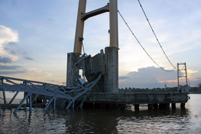 En uzun köprü böyle çöktü! - Resim: 3