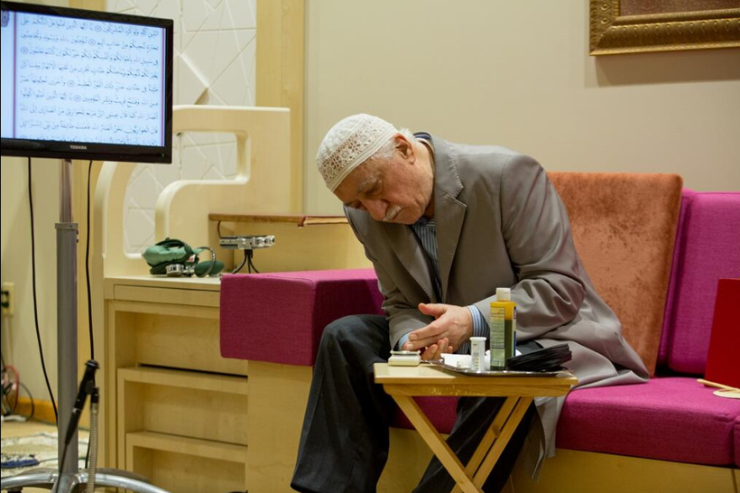 Cemaat Gülen'in son fotolarını yayınladı! Oruç tutarken şeker testi! - Resim: 2