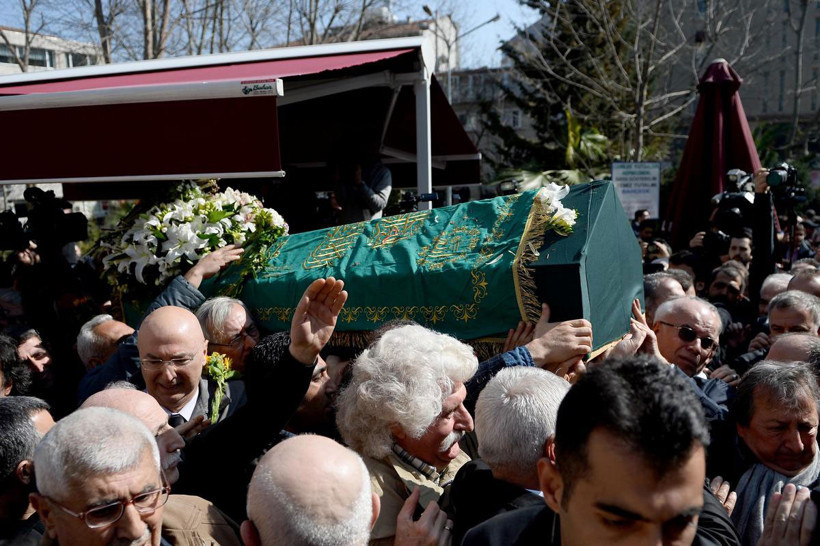 Usta yazar Yaşar Kemal son yolculuğuna uğurlandı - Resim: 2