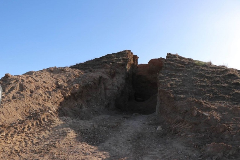 Kayseri'de definecilerin ikiye böldüğü dağın tepesinden bakın ne çıktı! - Resim: 1