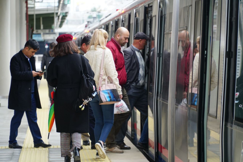 Gebze Halkalı banliyö tren hattı ilk gün nasıl geçti? - Resim: 4