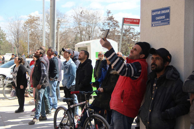 Eskişehir'de intihar girişimini film gibi izlediler - Resim: 1