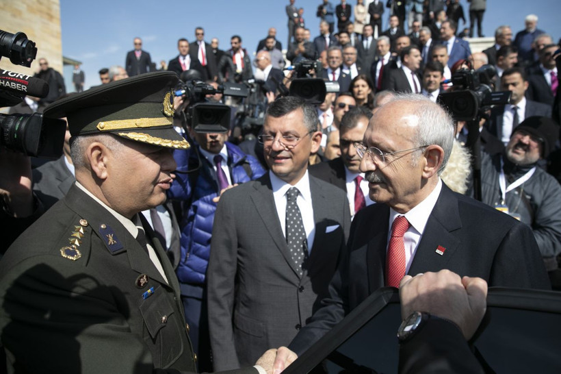 23 Nisan Bayramı için devlet erkanı Anıtkabir'de Kılıçdaroğlu'ndan dikkat çeken tavır - Resim: 3