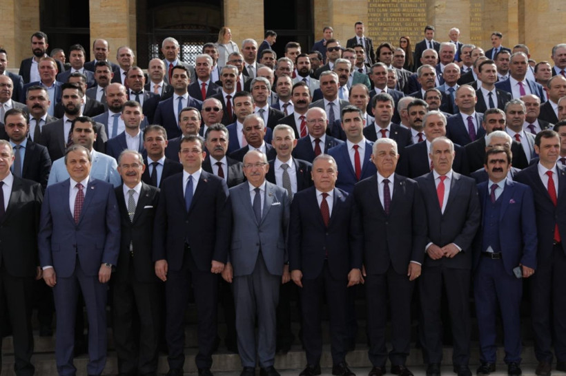 CHP'li 250 belediye başkanından Anıtkabir ziyareti Ekrem İmamoğlu da paylaştı - Resim: 3