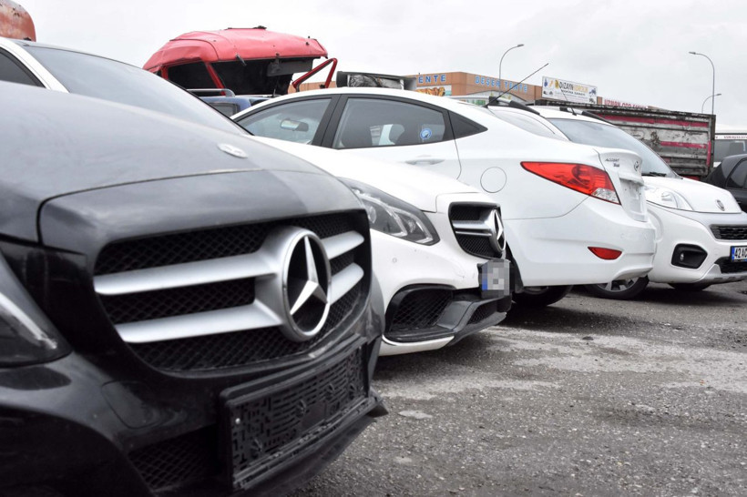 Konya'da change şebekesine operasyon 15 lüks araç ele geçirildi - Resim: 3