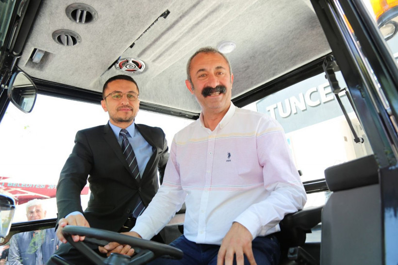 Tunceli'nin Komünist Başkanı Mehmet Fatih Maçoğlu'na traktör hediye etti - Resim: 3