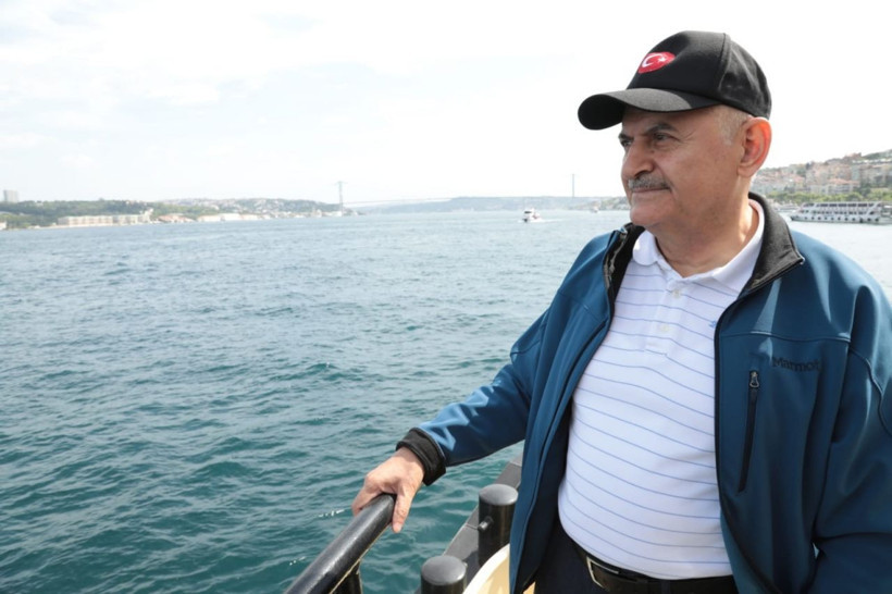 Binali Yıldırım dümene geçti kaptanlık yaptı renkli görüntüler - Resim: 1