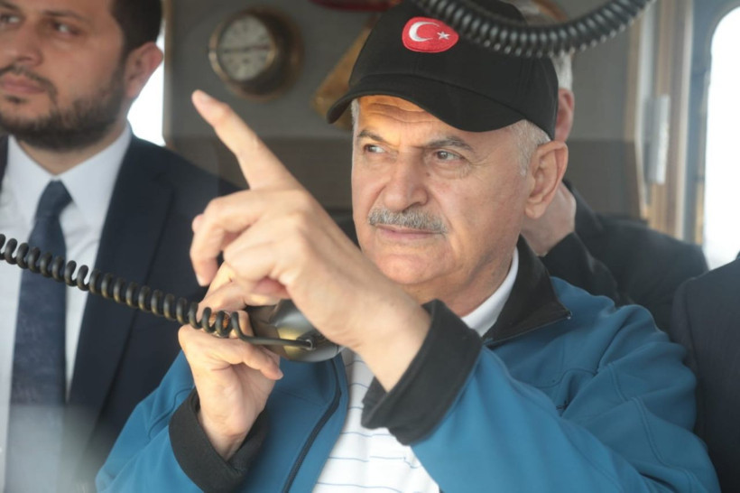 Binali Yıldırım dümene geçti kaptanlık yaptı renkli görüntüler - Resim: 3