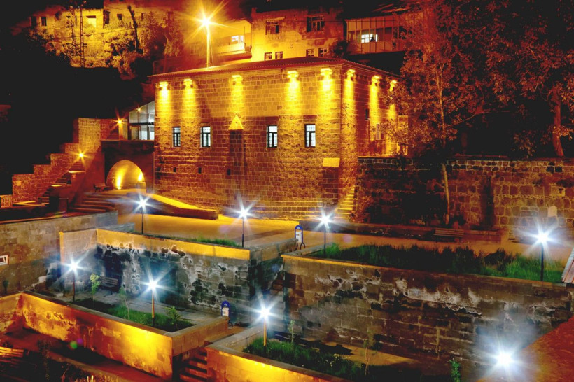 7 bin yıllık tarihi olan Bitlis'in büyüleyen gece görüntüsü - Resim: 3