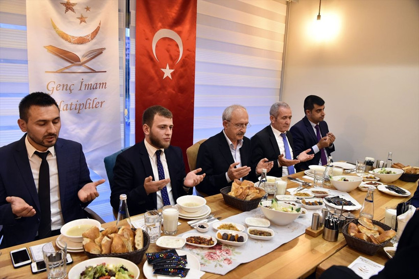 Kemal Kılıçdaroğlu imam hatiplilerle iftar yaptı - Resim: 3