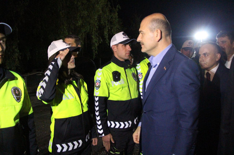 Bakan Süleyman Soylu Bolu'da trafiği hem havadan hem karadan denetledi - Resim: 3