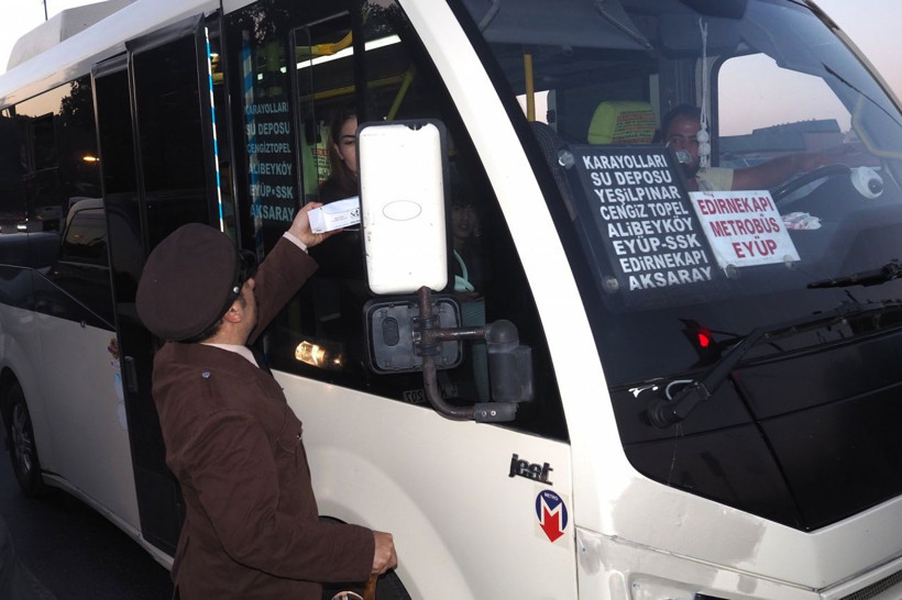 Seksenler dizisinin bekçisi Bekçi Bekir 20 bin iftariyelik dağıttı - Resim: 1