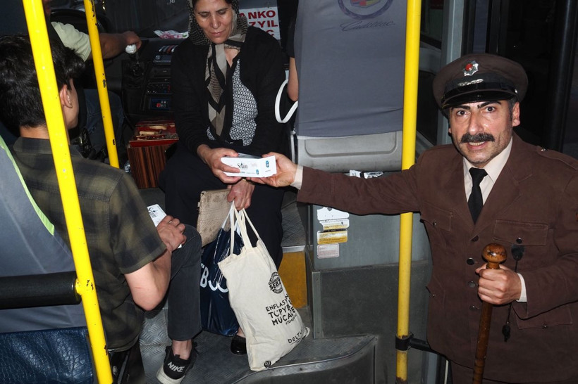 Seksenler dizisinin bekçisi Bekçi Bekir 20 bin iftariyelik dağıttı - Resim: 3