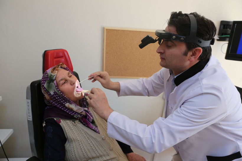 75 yaşındaki kadının dilinin yarısı kesildi - Resim: 3