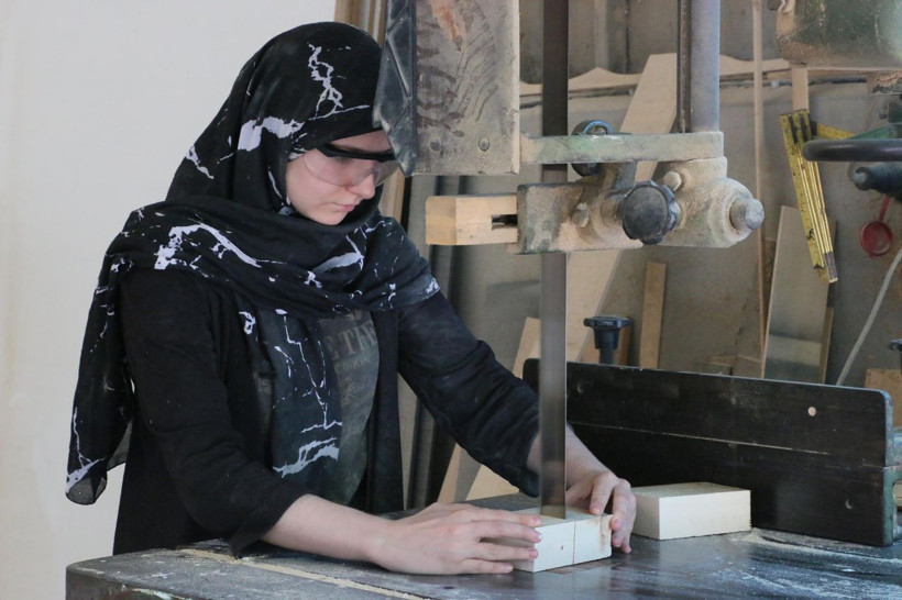 Erkeklere taş çıkartıyor! Yaptıklarını yurt dışına satan kadının ilginç hikayesi - Resim: 1