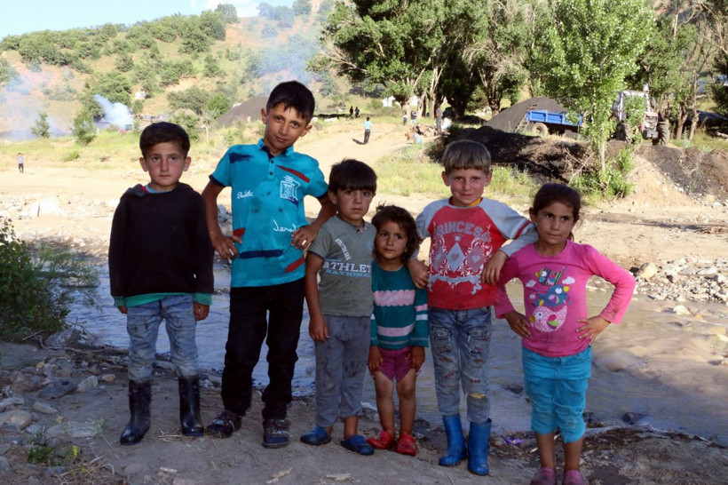 Dumanlar içindeki ekmek mücadelesi! Bakın ne üretiyorlar - Resim: 2