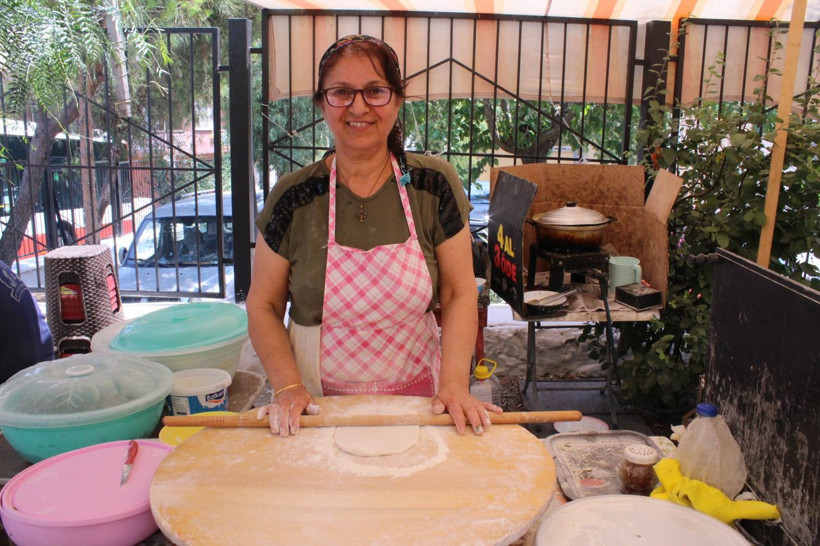 İzmir'de kurulan bu pazarda erkeklere yer yok - Resim: 2