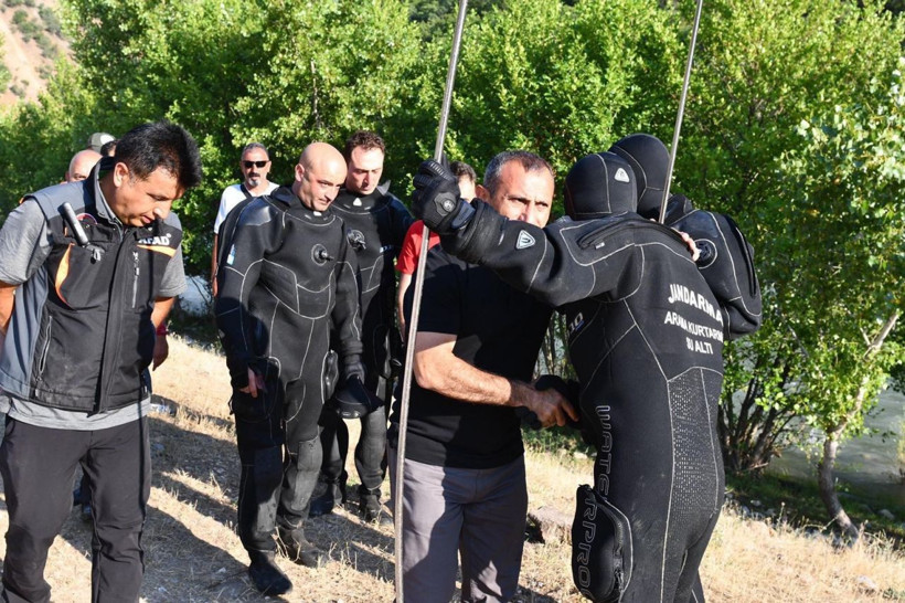 Tunceli'de Munzur Çayı'na düşerek kaybolan gencin cesedi bulundu - Resim: 3