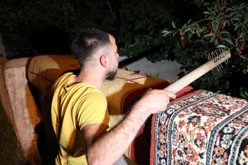 Sivas'ta mahalle ayakta! Sopalarla nöbet tutuyorlar - Resim: 4