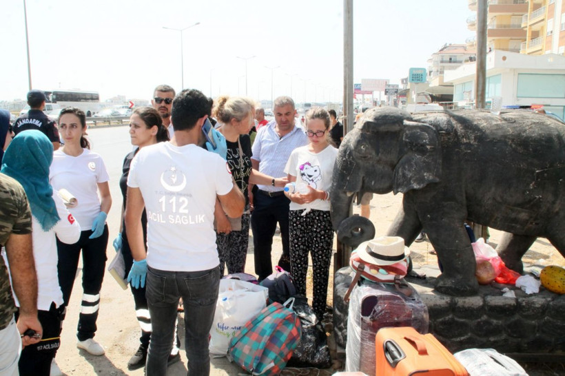 Antalya'da midibüs devrildi! Çok sayıda yaralı turist var - Resim: 4