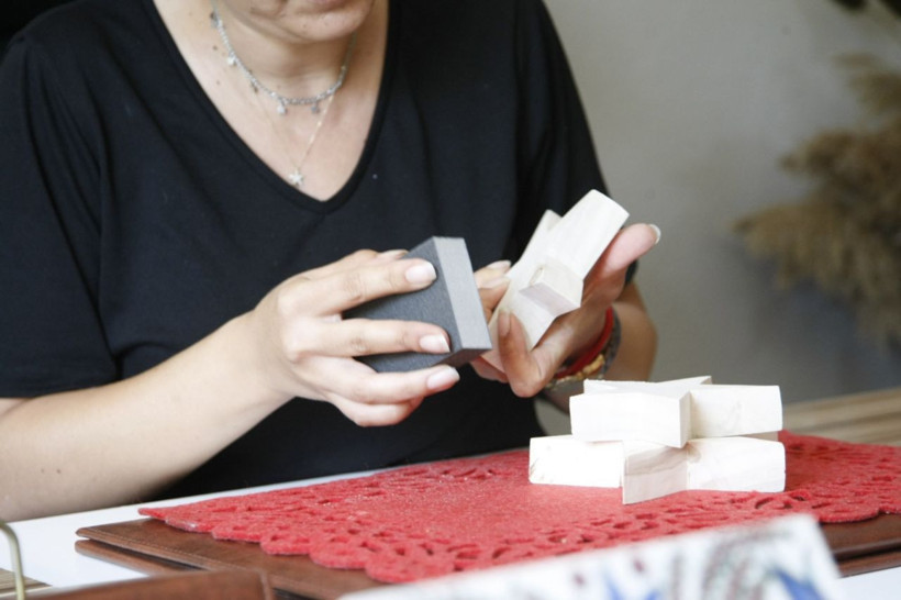 Atıkları değerlendirdi! Adını verdiği tasarımlarla adını duyurdu - Resim: 2