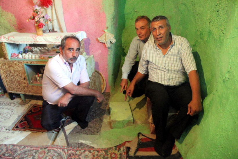 Nevşehir'de bu evi herkes satın almak istiyor! Sebebi ise evin ortasındaki taş - Resim: 2