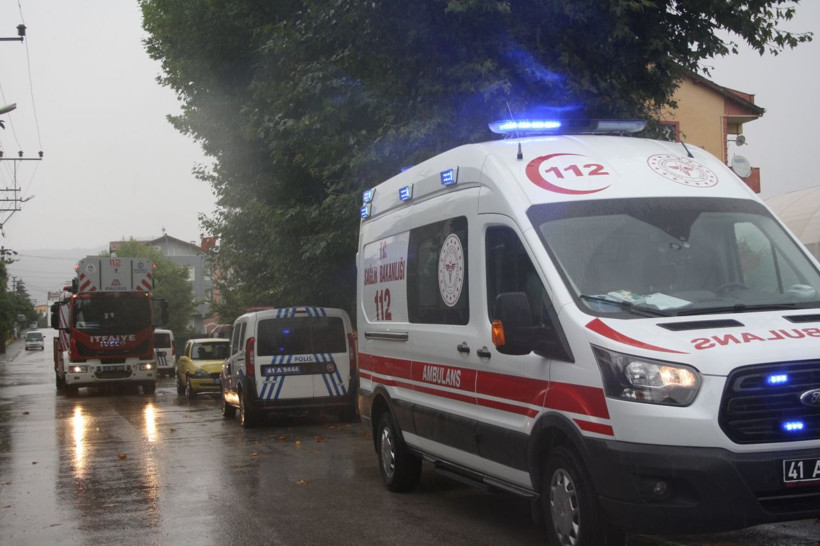 Sağanak yağmura rağmen intihar girişimini böyle izlediler - Resim: 4