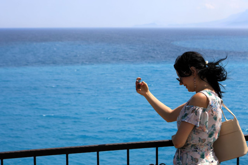 Konyaaltı'nda denizin rengi turkuaza döndü! Turistler fotoğraf için yarıştı - Resim: 3