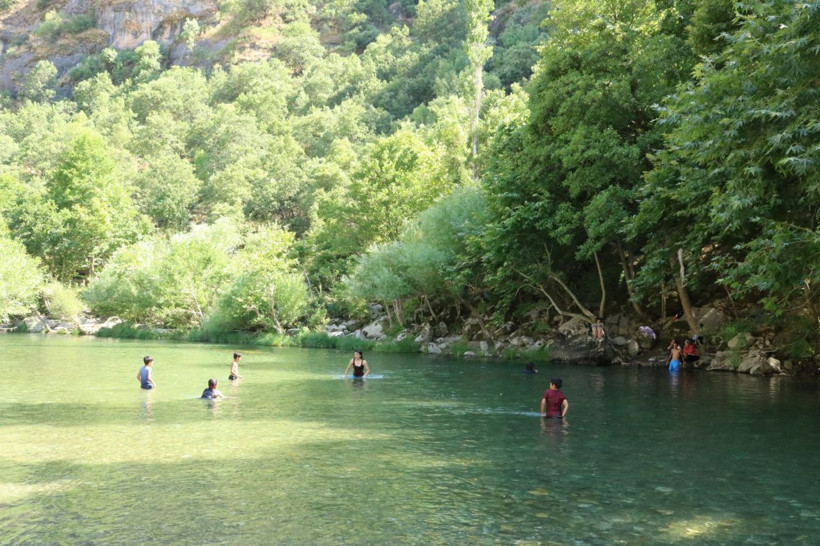 Diyarbakır'ın Silvan, Kulp, Hazro ilçeleri arasında saklı cennet gelenler büyülenip dönüyor - Resim: 4
