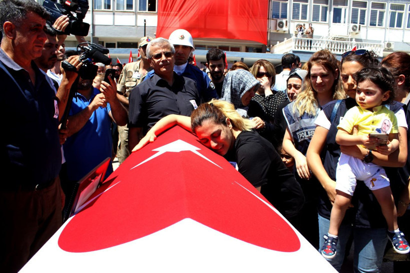 Şehit polis memurunun 1,5 yaşındaki oğlu yürekleri dağladı - Resim: 3