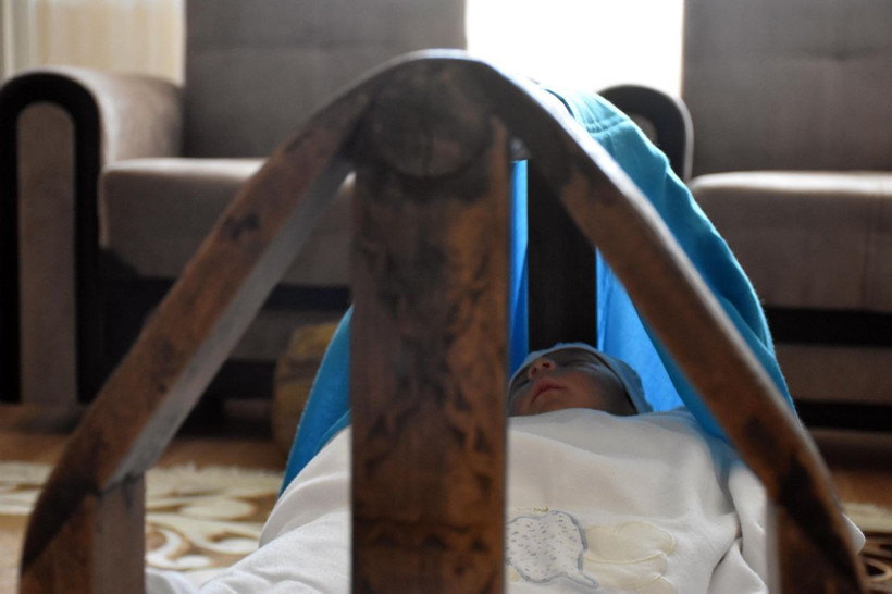 Muş'ta ceviz ağacından yapılan asırlık beşikte 4 kuşak büyüdü! - Resim: 4