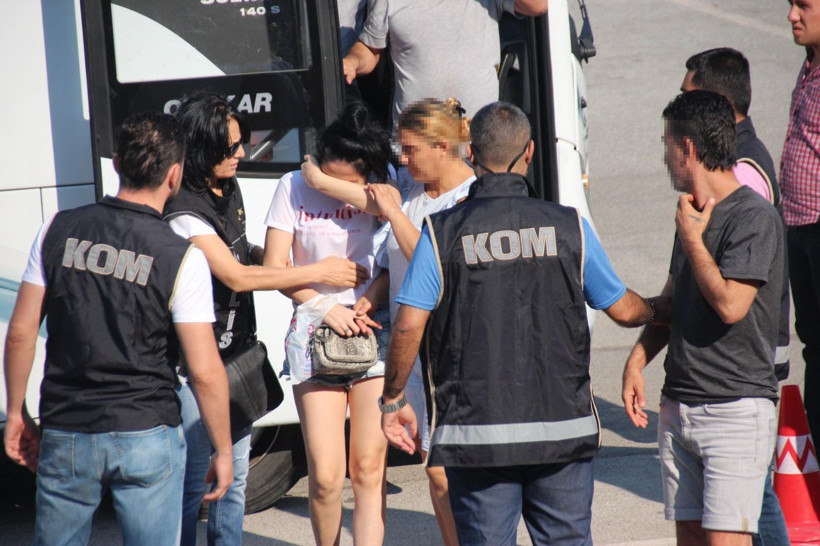 Muğla Bodrum merkezli fuhuş operasyonu 26 gözaltı - Resim: 3