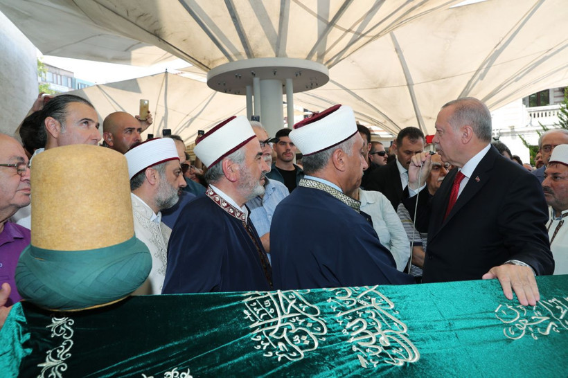 Bilim dünyasının acı kaybı! Emin Işık'ın cenaze töreninde Erdoğan da yerini aldı - Resim: 2