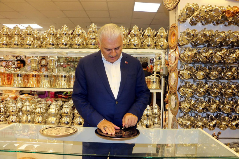 Binali Yıldırım'a memleketi Erzincan'da vatandaştan yoğun ilgi - Resim: 2